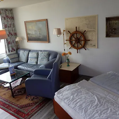 Lord Nelson 716 Apartman *