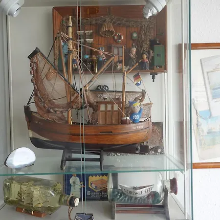 Lord Nelson 716 Apartman *